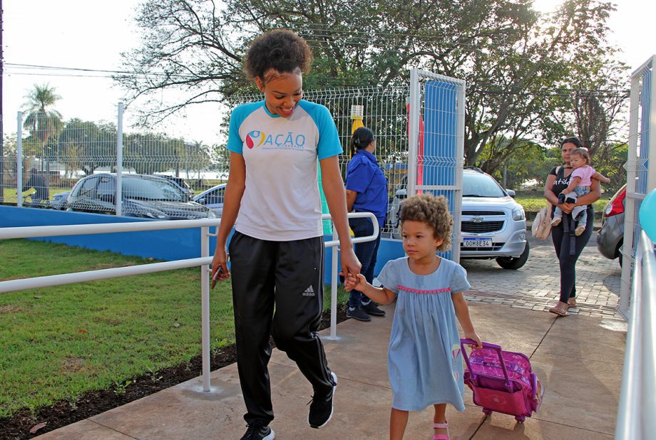 Alegria e emoção marcam o início das aulas no CEI Elízia Oliveira dos Santos – Santa Luzia