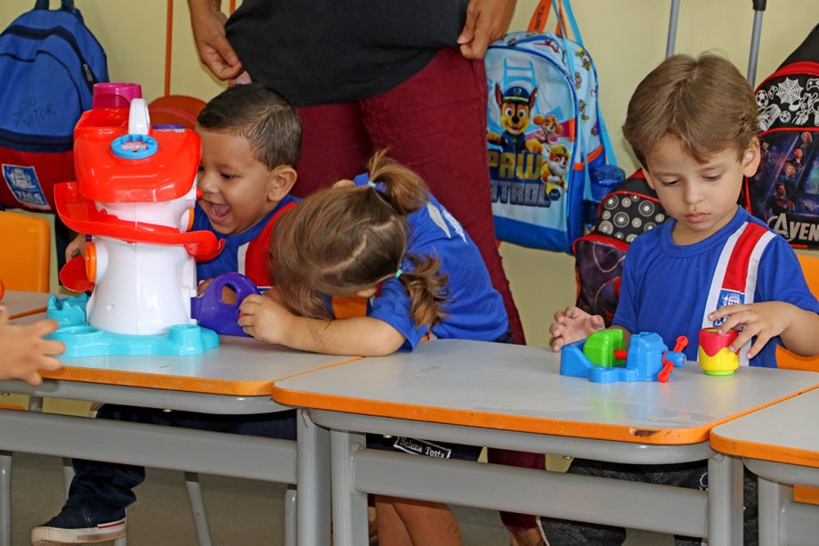 Alegria e emoção marcam o início das aulas no CEI Elízia Oliveira dos Santos – Santa Luzia