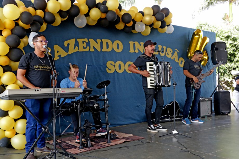 Comemoração do aniversário de 14 anos do “Crase Coração de Mãe” tem emocionante homenagem a ex-coordenadora Nilce Figueiredo