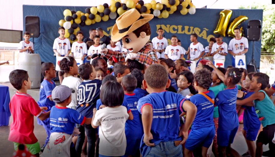 Comemoração do aniversário de 14 anos do “Crase Coração de Mãe” tem emocionante homenagem a ex-coordenadora Nilce Figueiredo