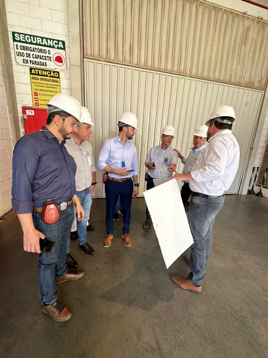 Políticos e empresário paraguaios visitam Três Lagoas para verem os impactos positivos da celulose na cidade