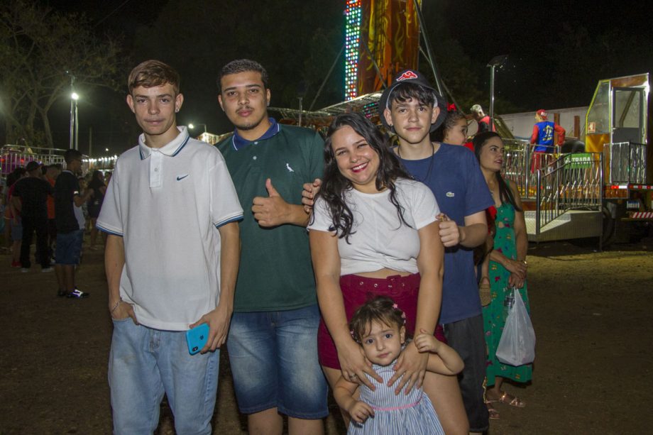 FESTA DO FOLCORE – 2ª noite leva 30 mil pessoas para a NOB e é marcada por elogios à organização e parque de diversões