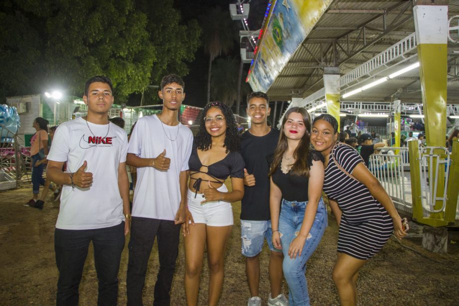 FESTA DO FOLCORE – 2ª noite leva 30 mil pessoas para a NOB e é marcada por elogios à organização e parque de diversões