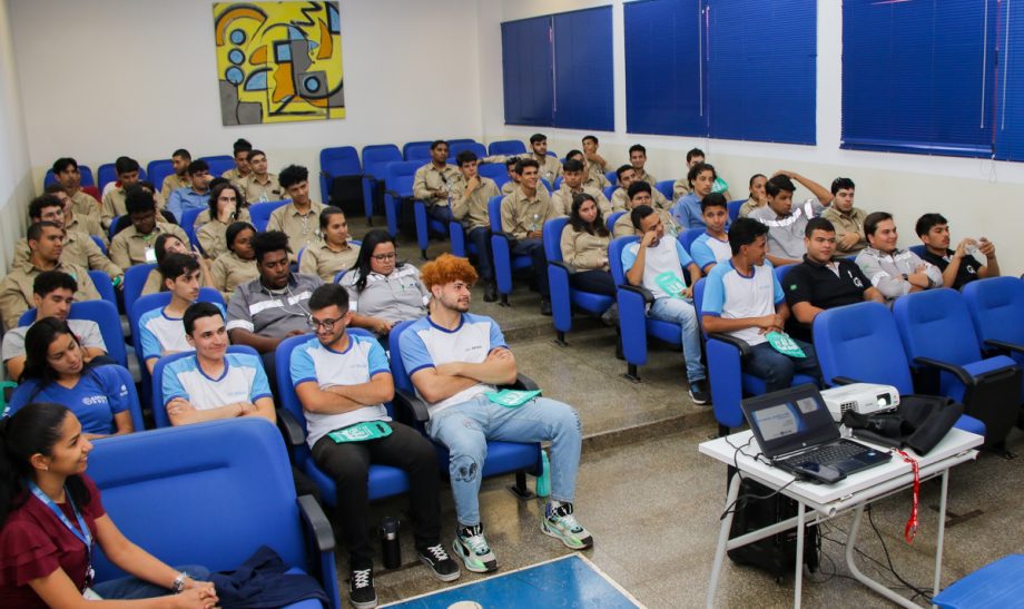 PROJETO TRÂNSITO DO FUTURO – Deptran ministrou circuito de palestras para mais de 700 alunos do Senai