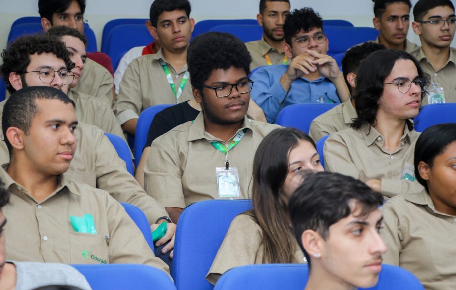 PROJETO TRÂNSITO DO FUTURO – Deptran ministrou circuito de palestras para mais de 700 alunos do Senai