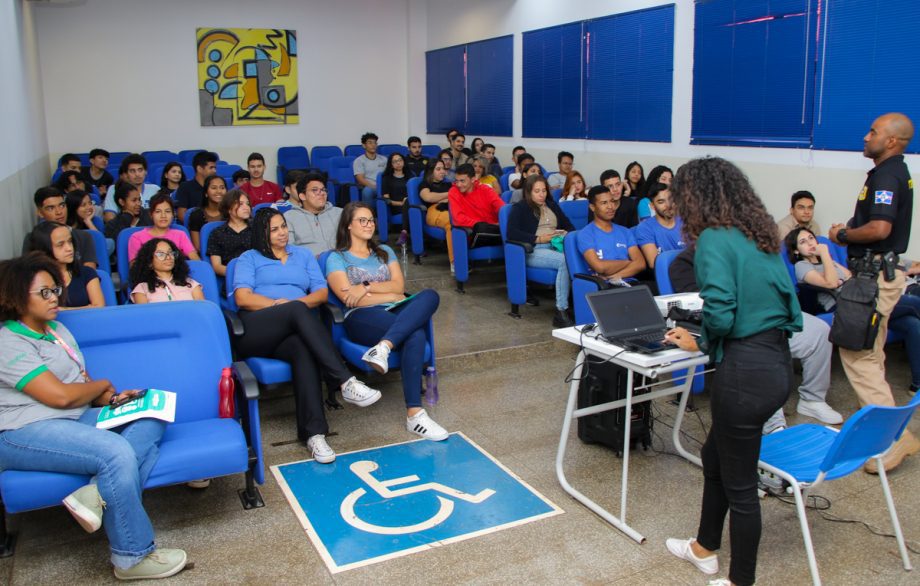 PROJETO TRÂNSITO DO FUTURO – Deptran ministrou circuito de palestras para mais de 700 alunos do Senai