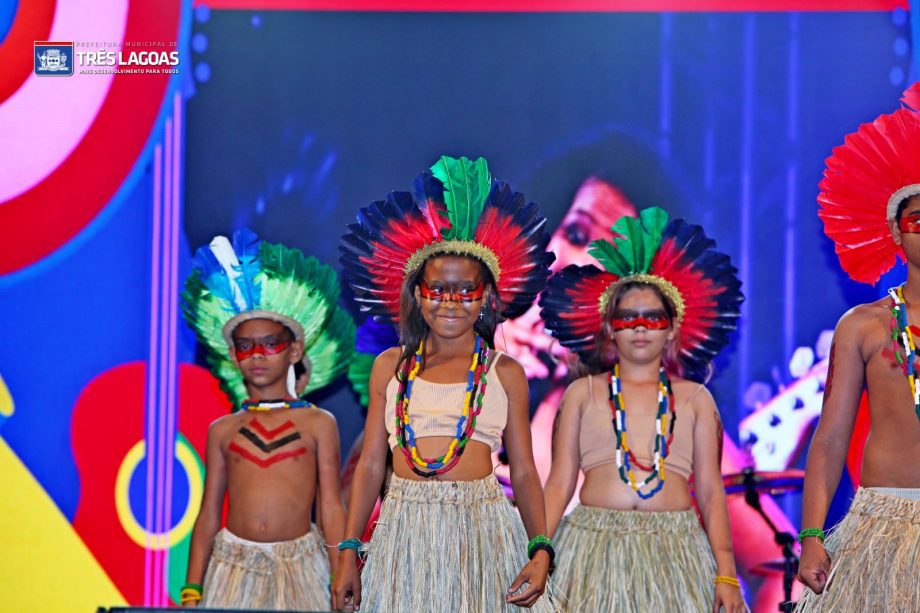 FESTA DO FOLCLORE – NOB recebe mais um grande show e entidades destacam importância da praça de alimentação
