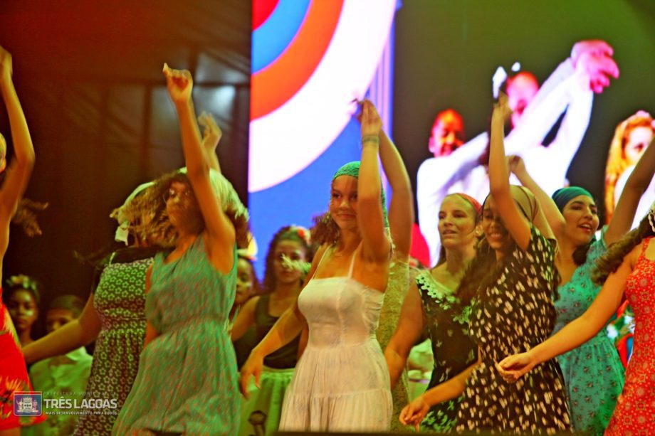 FESTA DO FOLCLORE – NOB recebe mais um grande show e entidades destacam importância da praça de alimentação