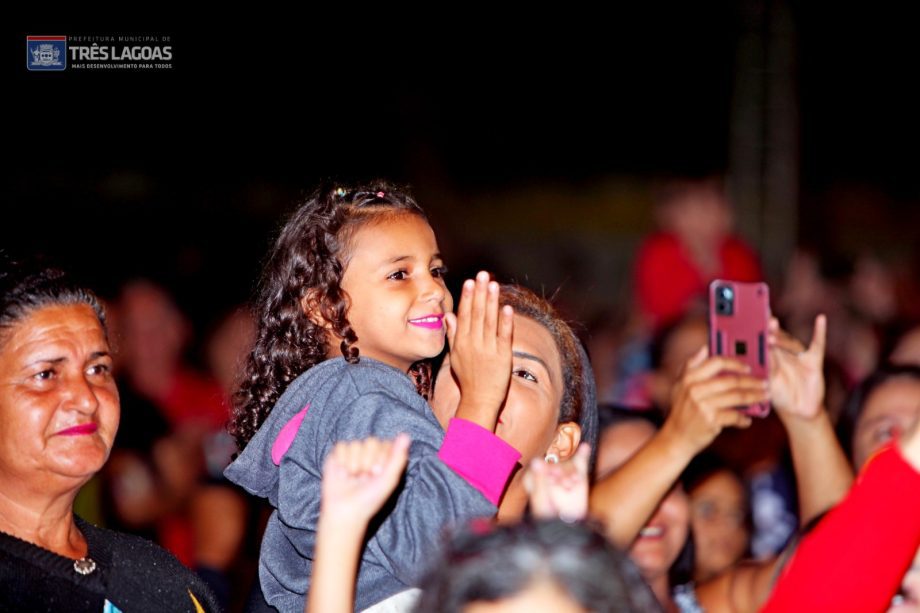 FESTA DO FOLCLORE – NOB recebe mais um grande show e entidades destacam importância da praça de alimentação