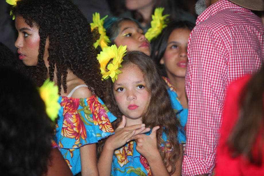 FESTA DO FOLCLORE – NOB recebe mais um grande show e entidades destacam importância da praça de alimentação