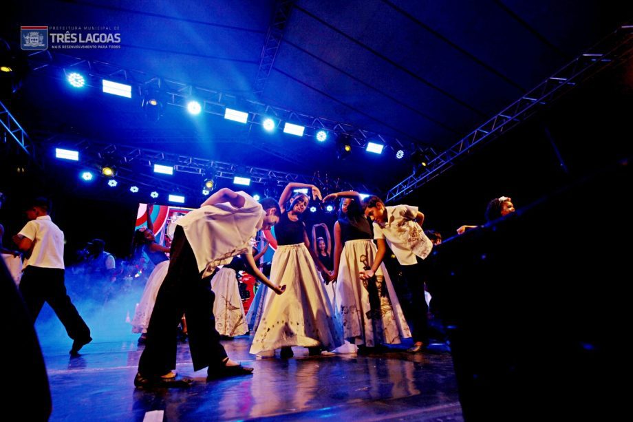 FESTA DO FOLCLORE – NOB recebe mais um grande show e entidades destacam importância da praça de alimentação