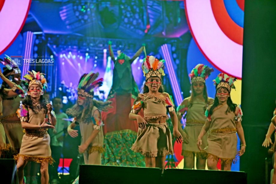 FESTA DO FOLCLORE – NOB recebe mais um grande show e entidades destacam importância da praça de alimentação