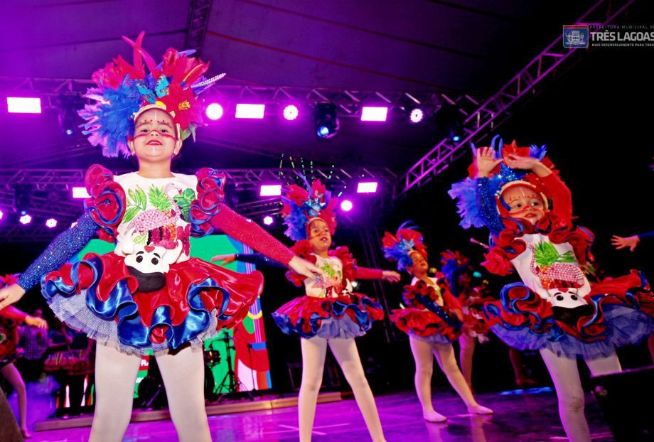 FESTA DO FOLCLORE – NOB recebe mais um grande show e entidades destacam importância da praça de alimentação