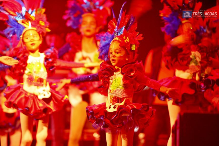 FESTA DO FOLCLORE – NOB recebe mais um grande show e entidades destacam importância da praça de alimentação