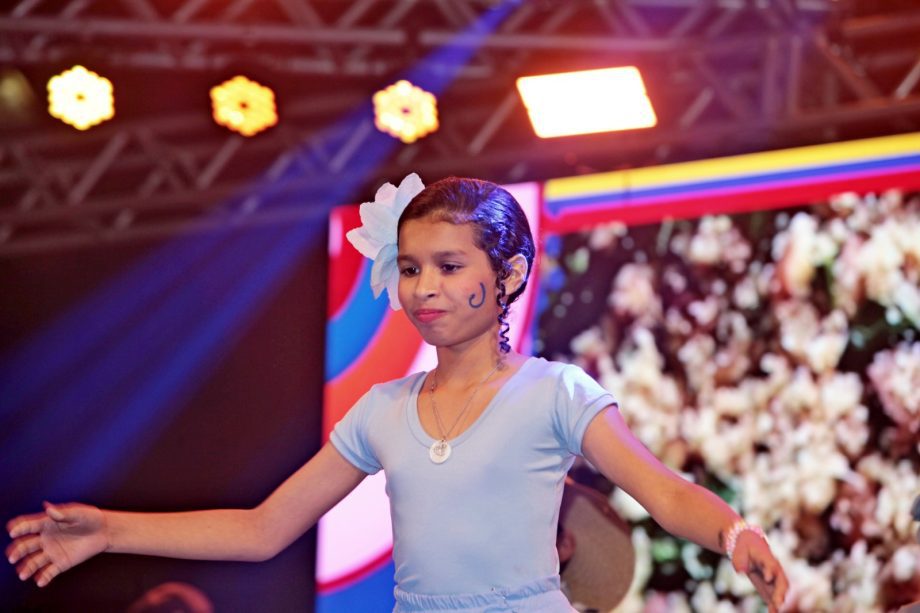 FESTA DO FOLCLORE – NOB recebe mais um grande show e entidades destacam importância da praça de alimentação
