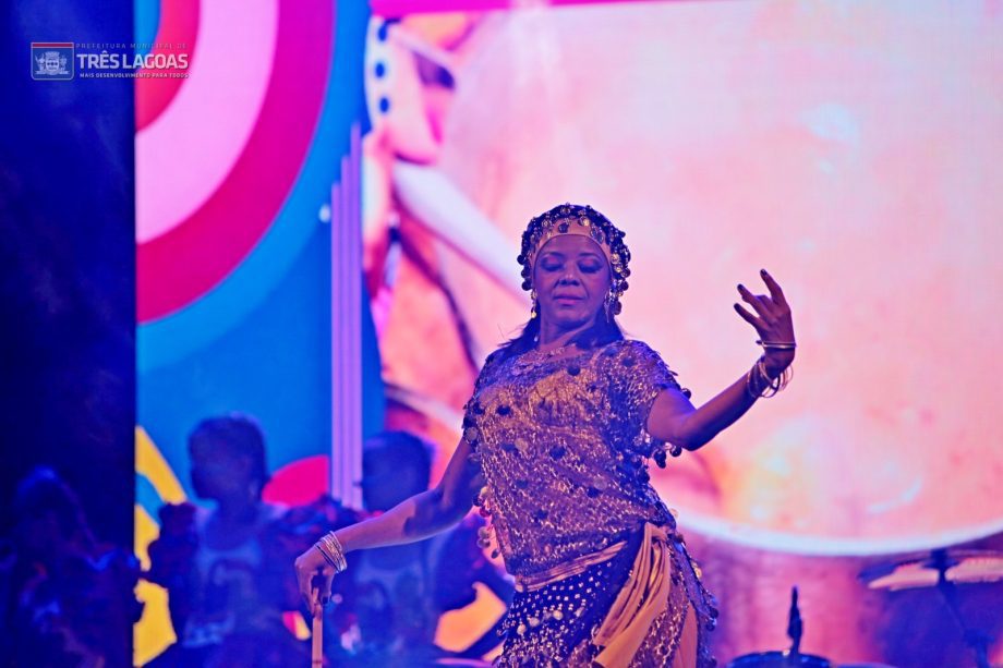 FESTA DO FOLCLORE – NOB recebe mais um grande show e entidades destacam importância da praça de alimentação
