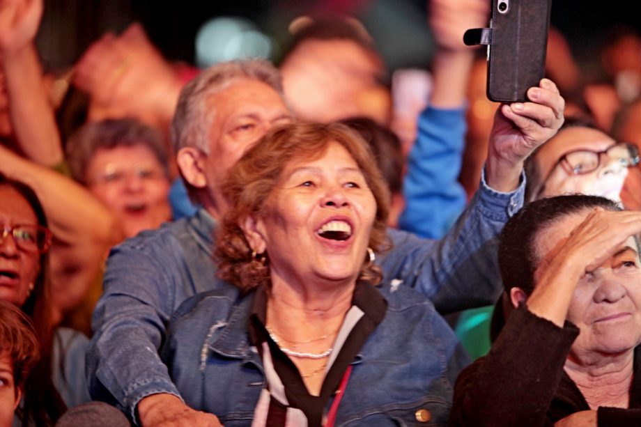 FESTA DO FOLCLORE – NOB recebe mais um grande show e entidades destacam importância da praça de alimentação