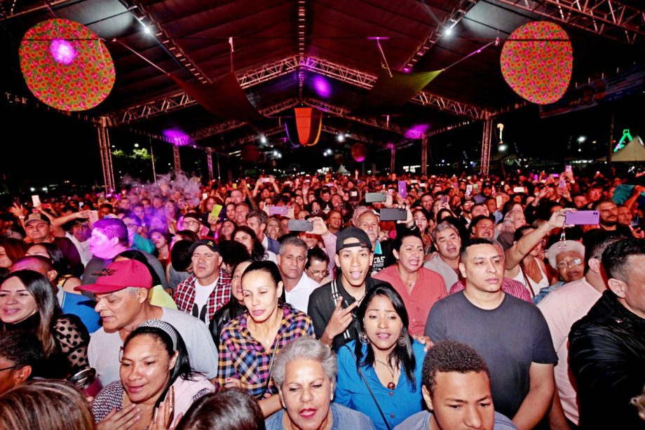 FESTA DO FOLCLORE – NOB recebe mais um grande show e entidades destacam importância da praça de alimentação