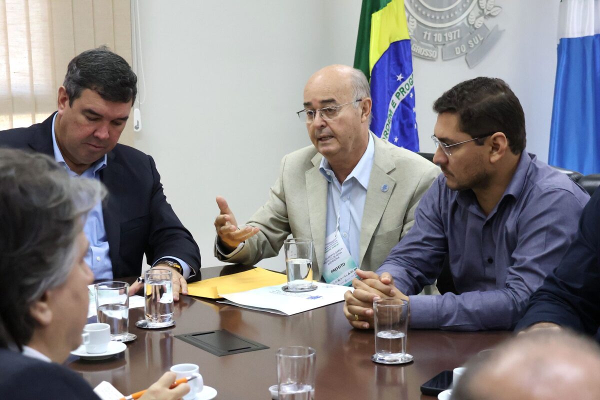 Governo de MS discute soluções para demandas da saúde apresentadas por prefeitos do interior Governo de MS discute soluções para demandas da saúde apresentadas por prefeitos do interior