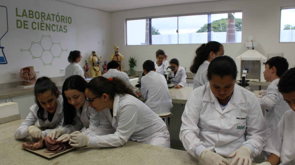 Escola Sesi dá a oportunidade de seu filho construir um futuro cheio de realizações Escola Sesi dá a oportunidade de seu filho construir um futuro cheio de realizações