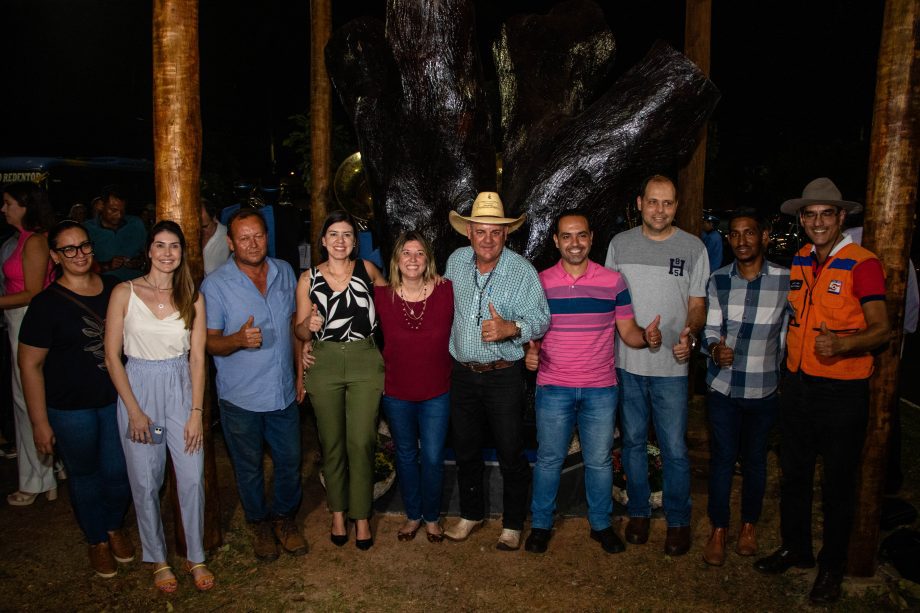 Prefeito entrega monumento “Jatobá” resgatando a história de Três Lagoas