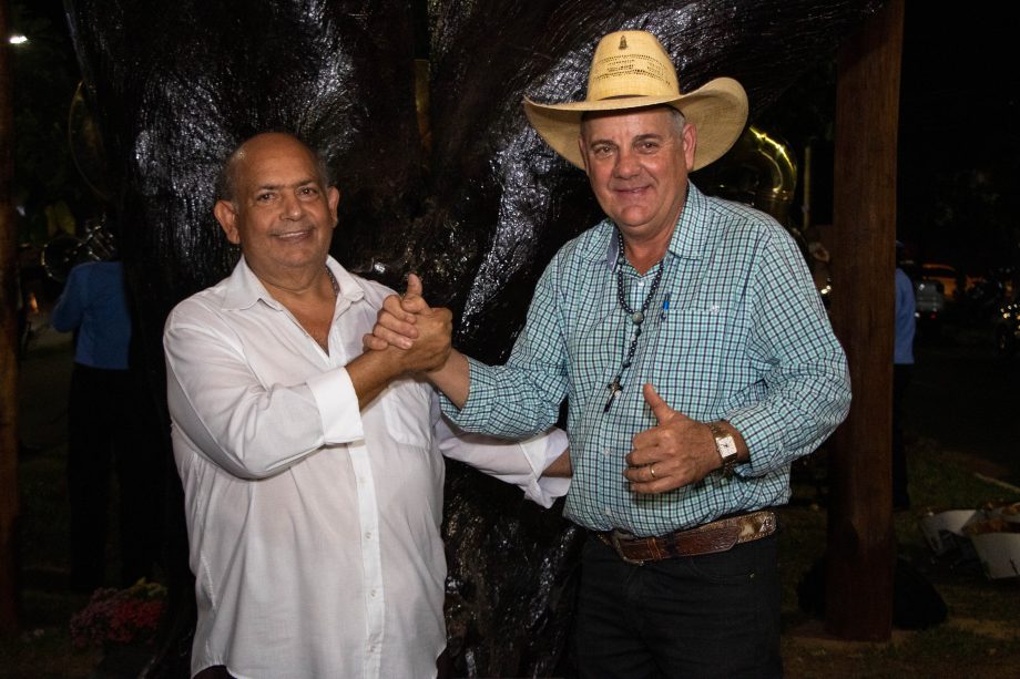 Prefeito entrega monumento “Jatobá” resgatando a história de Três Lagoas