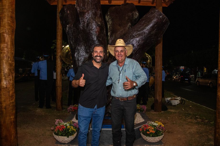 Prefeito entrega monumento “Jatobá” resgatando a história de Três Lagoas
