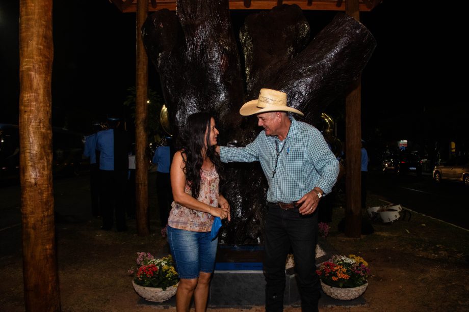 Prefeito entrega monumento “Jatobá” resgatando a história de Três Lagoas