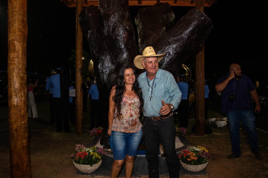 Prefeito entrega monumento “Jatobá” resgatando a história de Três Lagoas