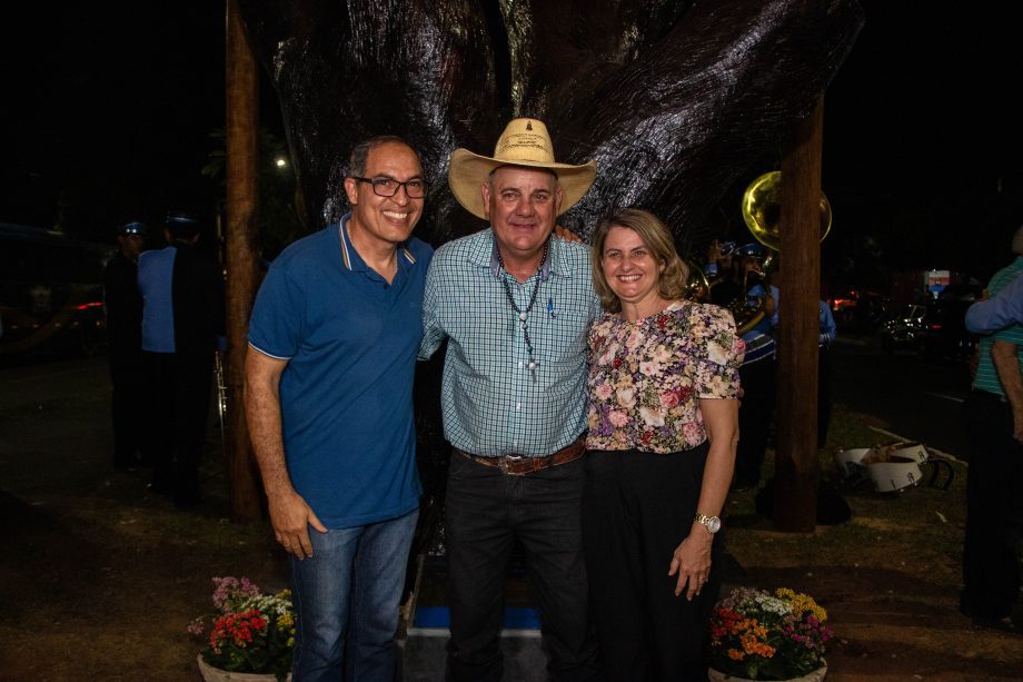 Prefeito entrega monumento “Jatobá” resgatando a história de Três Lagoas