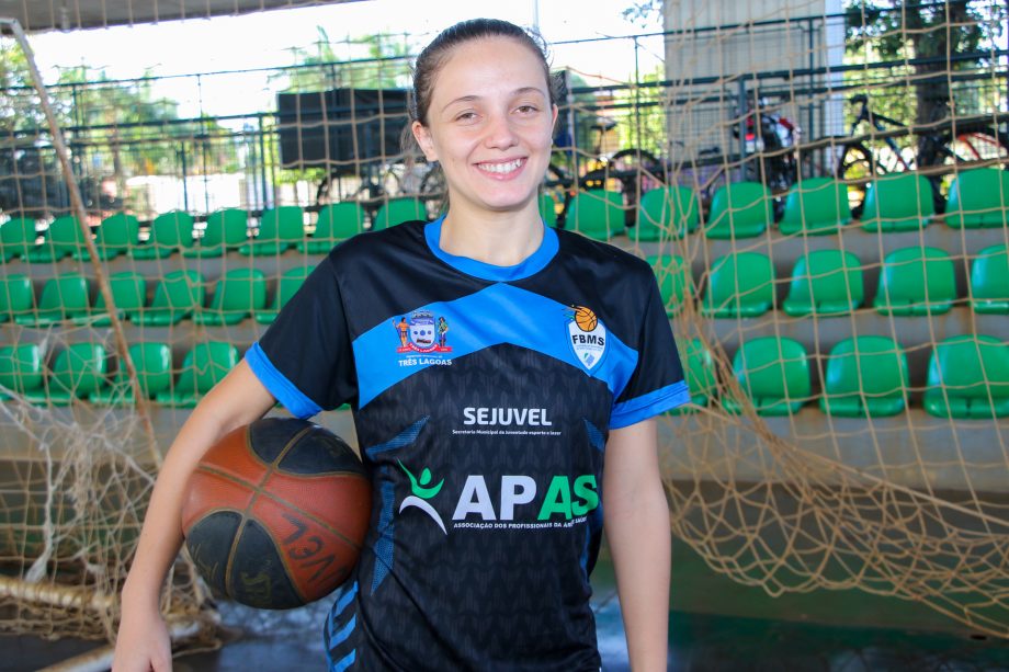 Atleta de basquetebol da SEJUVEL é convocada para integrar seleção MS nos Jogos Escolares Brasileiros 2023