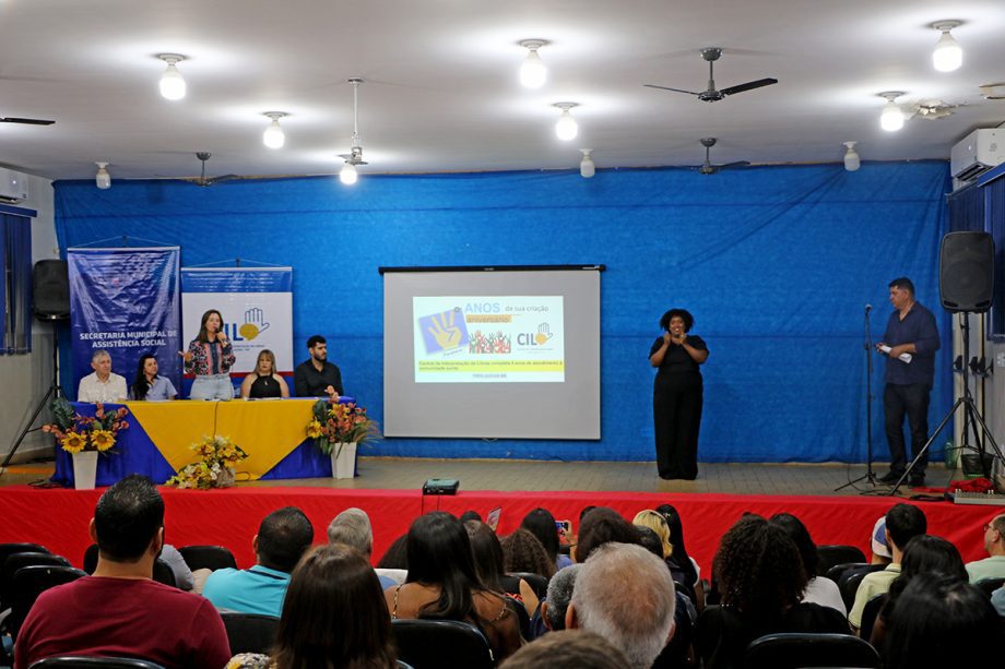 Palestra e confraternização marcam solenidade de 4 anos da CIL Palestra e confraternização marcam solenidade de 4 anos da CIL