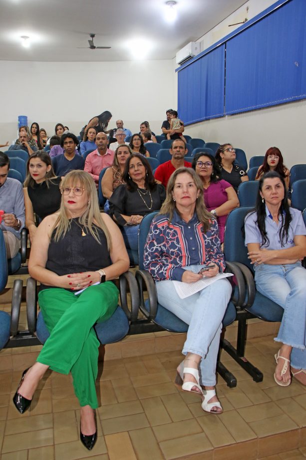 Palestra e confraternização marcam solenidade de 4 anos da CIL Palestra e confraternização marcam solenidade de 4 anos da CIL