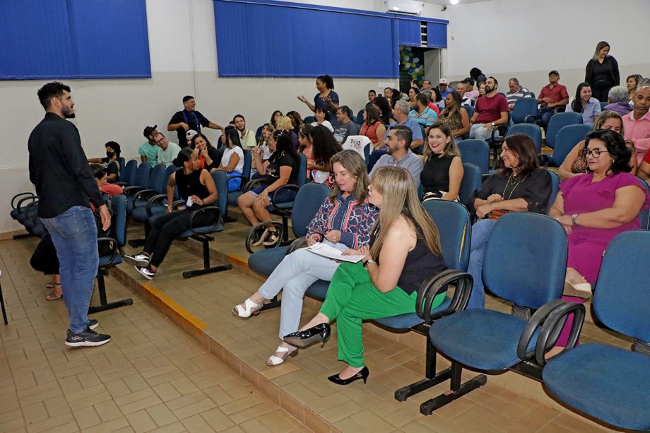 Palestra e confraternização marcam solenidade de 4 anos da CIL Palestra e confraternização marcam solenidade de 4 anos da CIL
