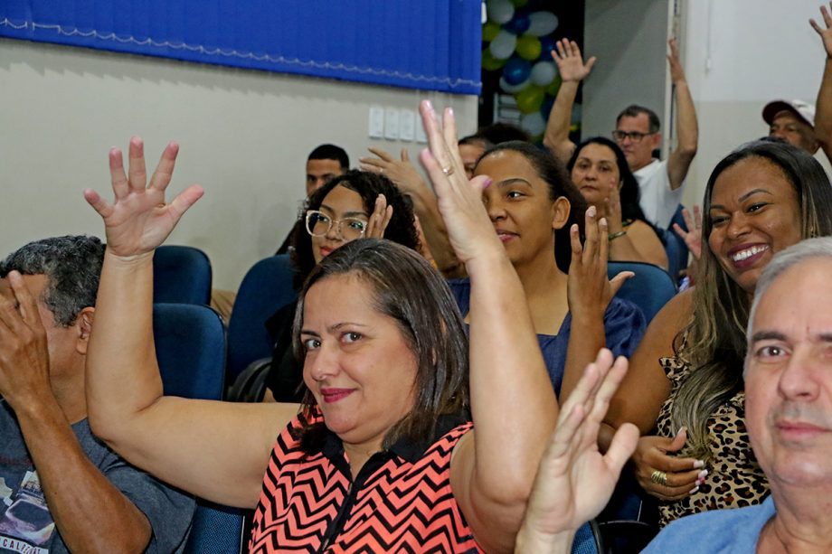 Palestra e confraternização marcam solenidade de 4 anos da CIL Palestra e confraternização marcam solenidade de 4 anos da CIL