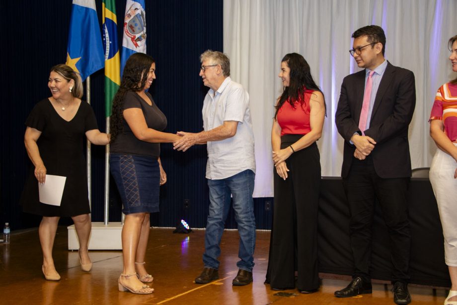 NOVOS SERVIDORES – Prefeitura dá posse a 81 candidatos aprovados no concurso público de 2021