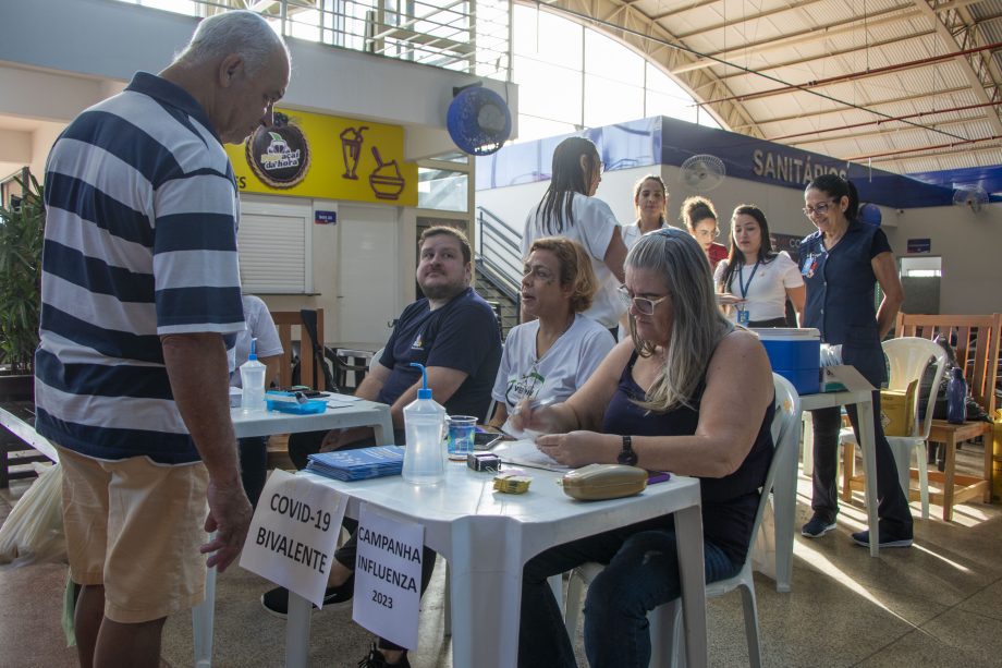 MS Vacina Mais na Feira realiza mais de 95 imunizações em uma manhã de ação