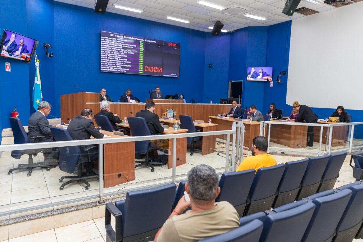 Vereadores retornam para Plenário e aprovam projeto de decreto Vereadores retornam para Plenário e aprovam projeto de decreto