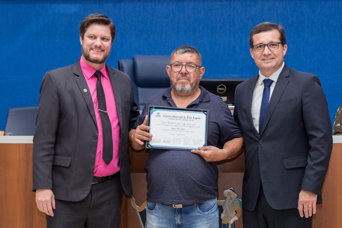 Câmara entrega honrarias, a diversas pessoas, por atuação profissional e social