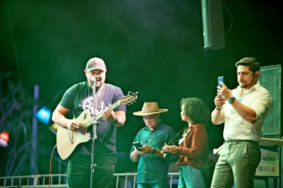 FESTA DO FOLCORE – 2ª noite leva 30 mil pessoas para a NOB e é marcada por elogios à organização e parque de diversões