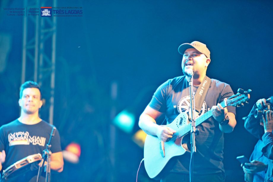 FESTA DO FOLCORE – 2ª noite leva 30 mil pessoas para a NOB e é marcada por elogios à organização e parque de diversões