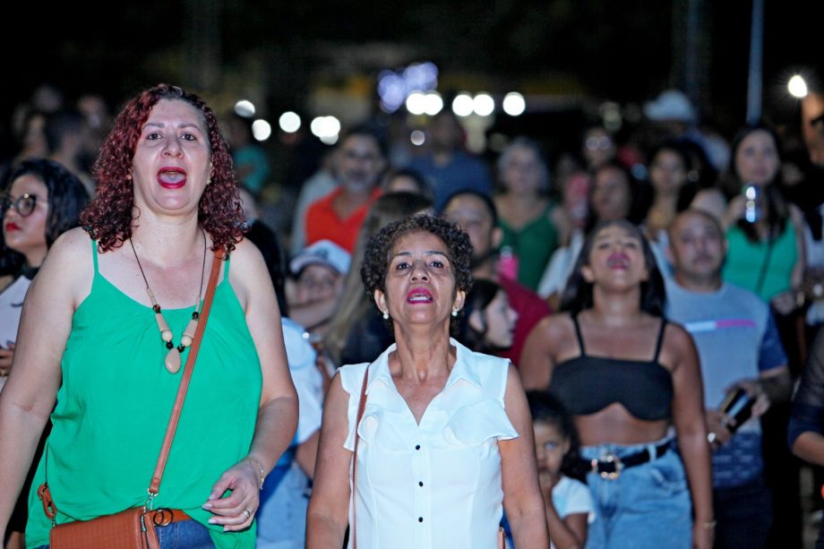 FESTA DO FOLCORE – 2ª noite leva 30 mil pessoas para a NOB e é marcada por elogios à organização e parque de diversões