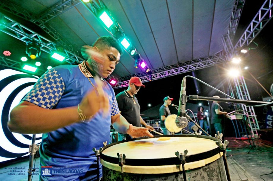 FESTA DO FOLCORE – 2ª noite leva 30 mil pessoas para a NOB e é marcada por elogios à organização e parque de diversões