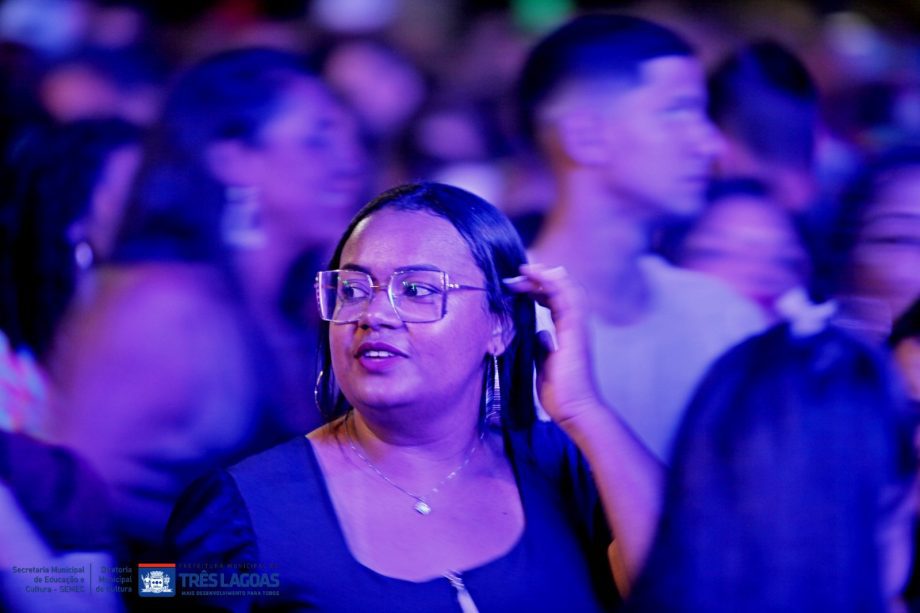 FESTA DO FOLCORE – 2ª noite leva 30 mil pessoas para a NOB e é marcada por elogios à organização e parque de diversões