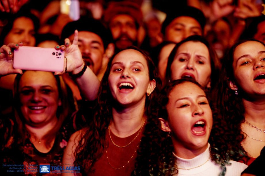 FESTA DO FOLCORE – 2ª noite leva 30 mil pessoas para a NOB e é marcada por elogios à organização e parque de diversões