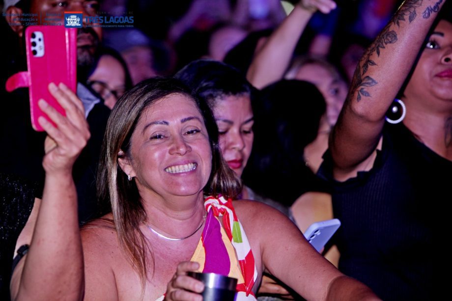 FESTA DO FOLCORE – 2ª noite leva 30 mil pessoas para a NOB e é marcada por elogios à organização e parque de diversões