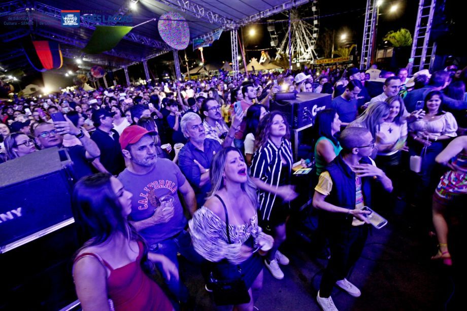 FESTA DO FOLCORE – 2ª noite leva 30 mil pessoas para a NOB e é marcada por elogios à organização e parque de diversões