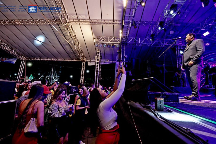 FESTA DO FOLCORE – 2ª noite leva 30 mil pessoas para a NOB e é marcada por elogios à organização e parque de diversões