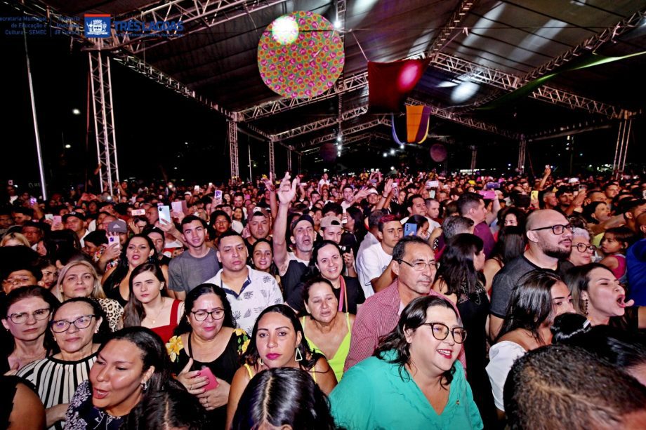FESTA DO FOLCORE – 2ª noite leva 30 mil pessoas para a NOB e é marcada por elogios à organização e parque de diversões