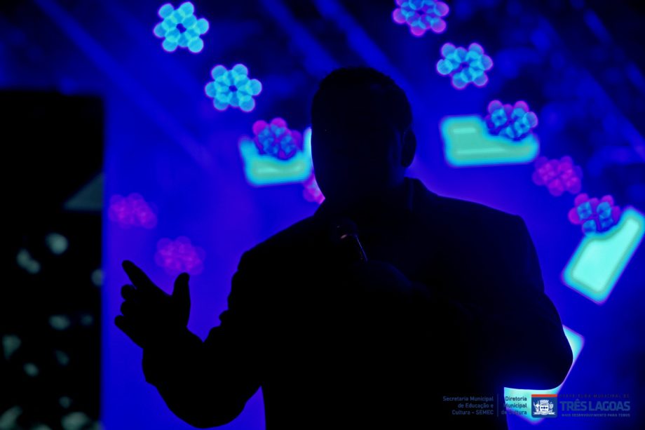 FESTA DO FOLCORE – 2ª noite leva 30 mil pessoas para a NOB e é marcada por elogios à organização e parque de diversões
